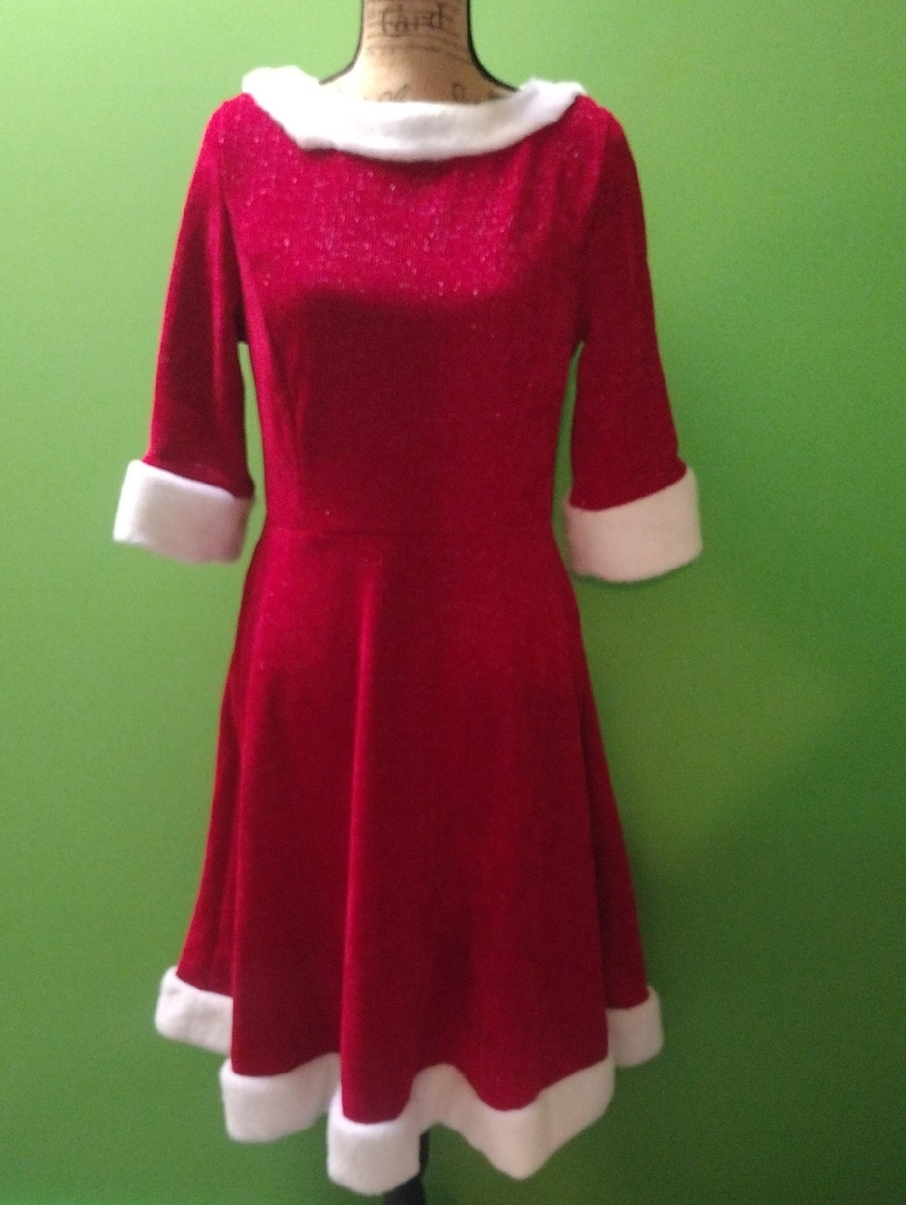 L Retro Stage Red Velvet Holiday Dress with White Faux Fur Trim
